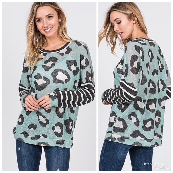 🥰LAST 1! Animal Print Pattern Block Mint Tunic! - Picture 5 of 7